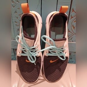 Nike Women's Alcame Black/Aurora Green Size 10 Freestyle shoes